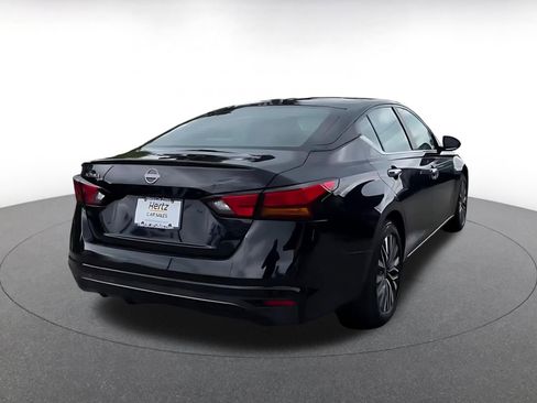 Used 2025 Nissan Altima 2.5 SV FWD image 15