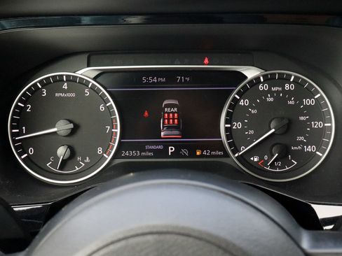 Used 2025 Nissan Pathfinder SV FWD image 28