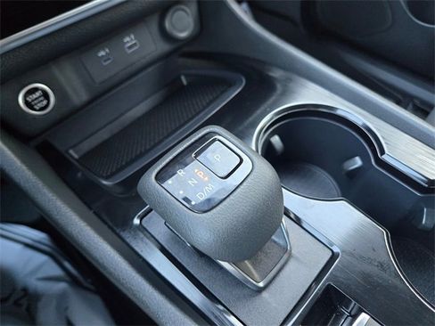 Used 2023 Nissan Rogue S image 34