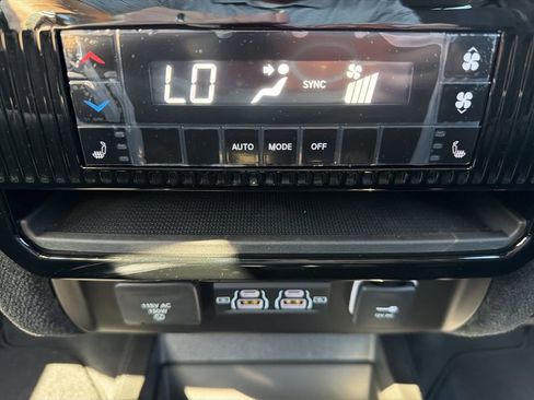 New 2026 Jeep Grand Wagoneer Limited AWD/4WD image 32