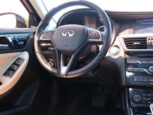 Used 2018 INFINITI QX30 Premium w/ Cargo Package AWD/4WD image 18