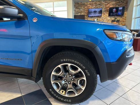 Used 2020 Jeep Cherokee Trailhawk AWD/4WD image 7