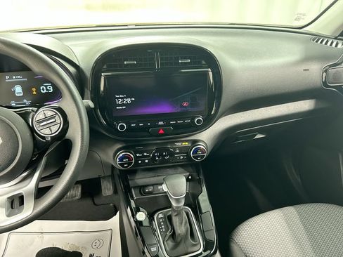 Certified 2023 Kia Soul S FWD image 18