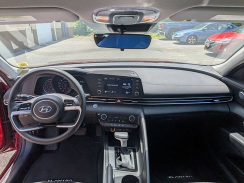 Used 2023 Hyundai Elantra SEL FWD image 7