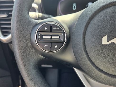 Used 2023 Kia Soul LX w/ LX Technology Package image 22