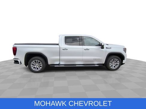 Used 2024 GMC Sierra 1500 Denali w/ Technology Package AWD/4WD image 10