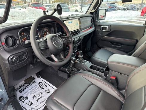 Used 2024 Jeep Gladiator Rubicon w/ Convenience Group image 10