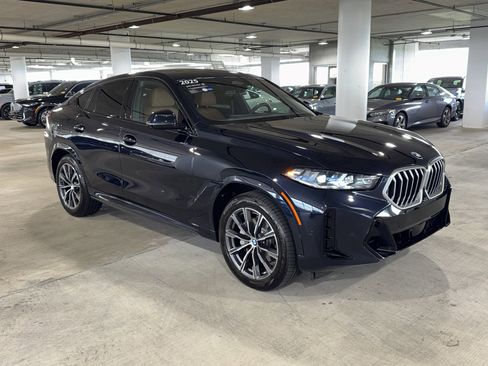 Used 2025 BMW X6 xDrive40i AWD/4WD image 2