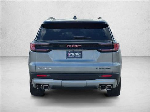 Used 2025 GMC Acadia Elevation w/ Elevation Premium Package FWD image 6