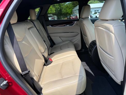 Used 2017 Cadillac XT5 Luxury w/ Driver Awareness Package FWD image 15