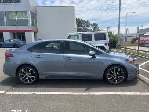 Used 2020 Toyota Corolla XSE w/ Advanced Lighting Package FWD image 2