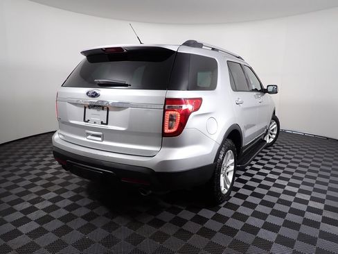 Used 2013 Ford Explorer XLT FWD image 16