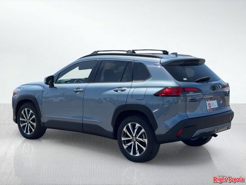 Certified 2024 Toyota Corolla Cross XLE w/ Convenience Package image 4