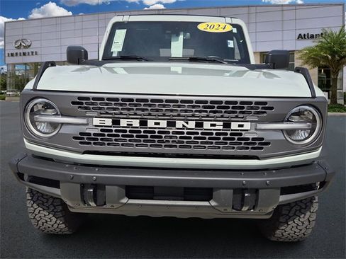 Used 2024 Ford Bronco Badlands image 3