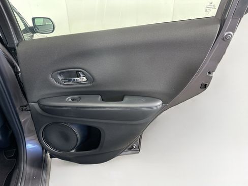 Used 2016 Honda HR-V LX image 27