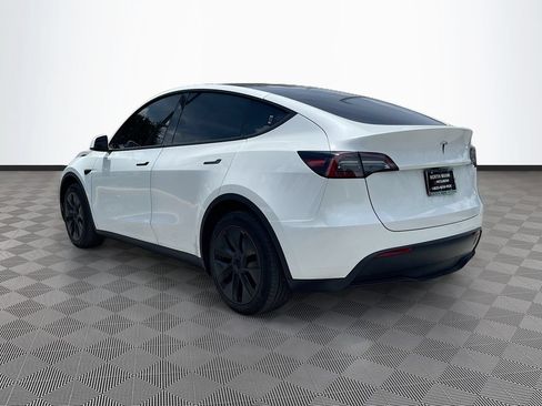 Used 2024 Tesla Model Y Long Range RWD image 5