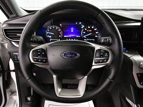 Used 2024 Ford Explorer XLT w/ Equipment Group 202A AWD/4WD image 21