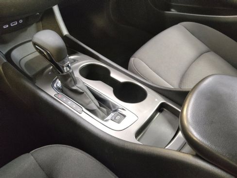 Used 2023 Chevrolet Malibu LS FWD image 26