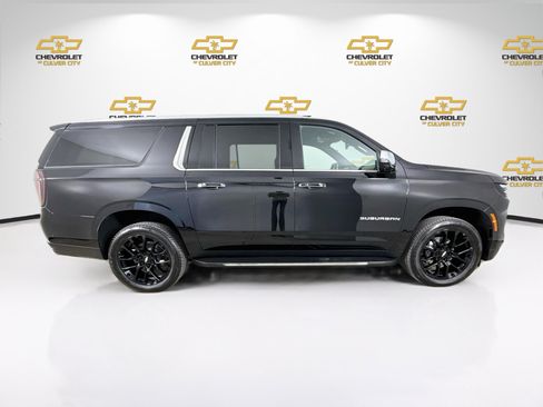 Used 2025 Chevrolet Suburban Premier AWD/4WD image 9