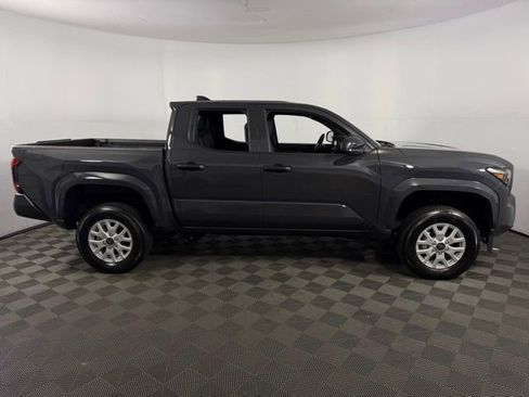 Used 2024 Toyota Tacoma SR image 9