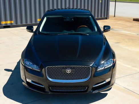 Used 2017 Jaguar XJ L Portfolio RWD image 23