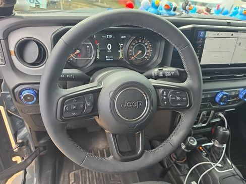 Used 2026 Jeep Wrangler Unlimited Sport AWD/4WD image 17