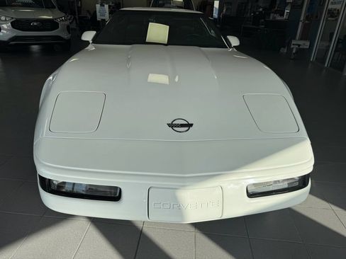 Used 1991 Chevrolet Corvette Coupe RWD image 2