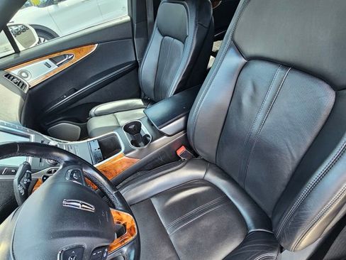 Used 2016 Lincoln MKX Reserve w/ Luxury Package AWD/4WD image 9