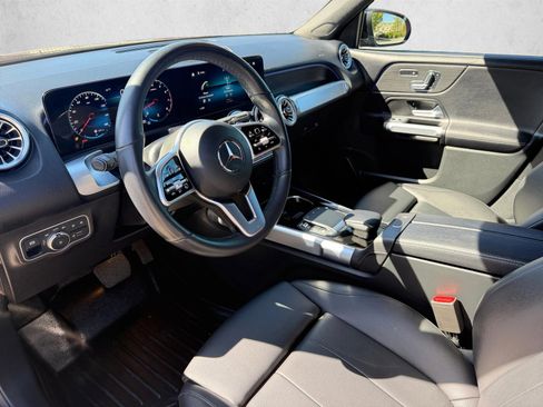 Used 2023 Mercedes-Benz GLB 250 4MATIC image 10