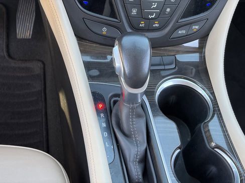 Certified 2019 Buick Envision Essence w/ LPO, Active Package FWD image 30