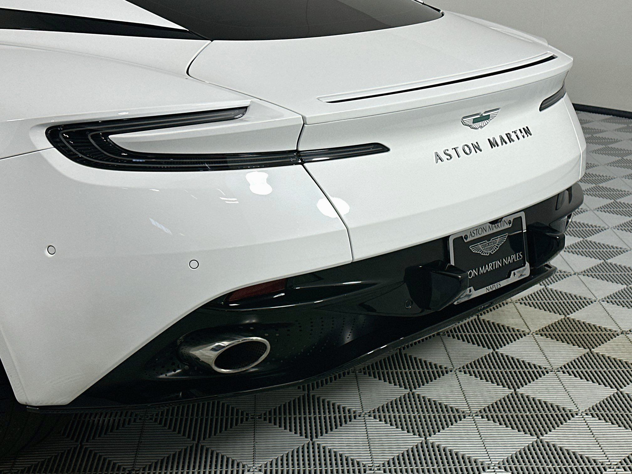 Used 2025 Aston Martin DB12 Coupe RWD image 8