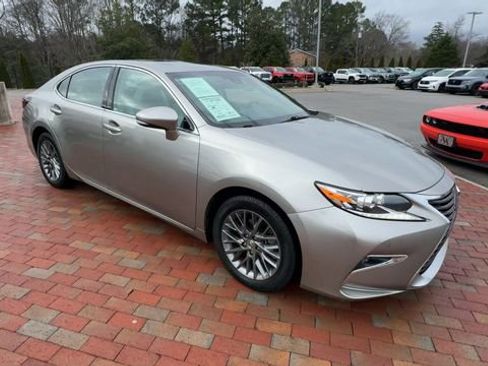 Used 2018 Lexus ES 350 w/ Premier Package image 4