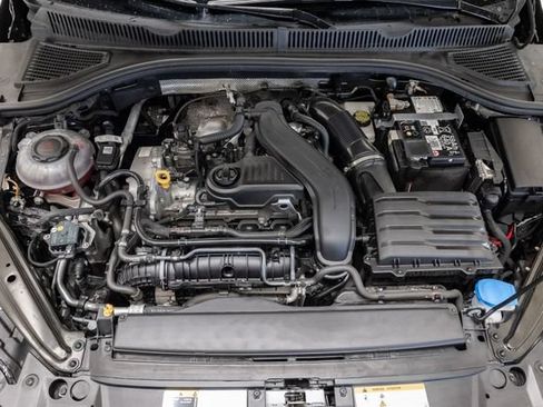 Used 2025 Volkswagen Jetta Sport FWD image 3