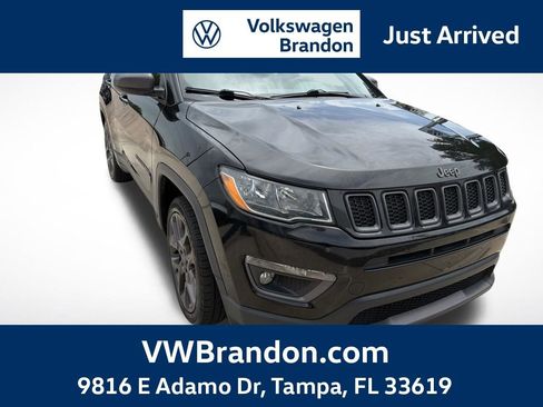 Used 2021 Jeep Compass Latitude FWD image 1