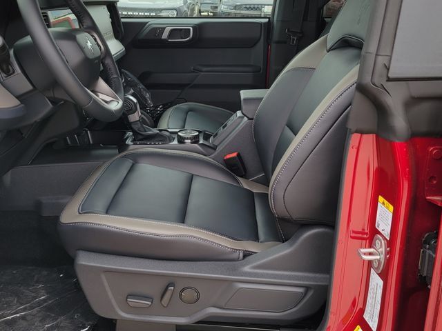New 2026 Ford Bronco Outer Banks w/ Sasquatch Package AWD/4WD image 9