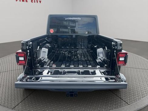 New 2026 Jeep Gladiator Sport AWD/4WD image 37