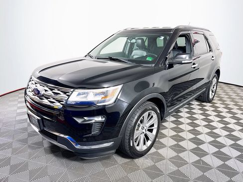 Used 2018 Ford Explorer Limited AWD/4WD image 3