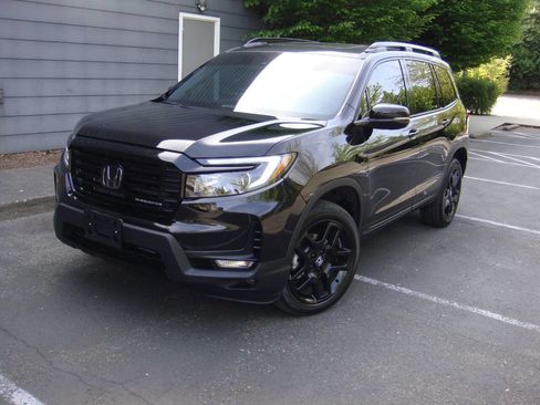 Used 2025 Honda Passport Black Edition image 1