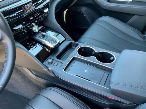 Certified 2025 Acura MDX SH-AWD image 16