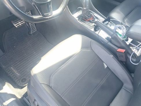 Used 2020 Volkswagen Passat 2.0T R-Line image 4