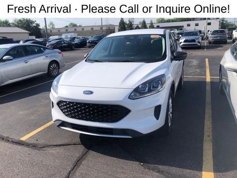 Used 2022 Ford Escape SE AWD/4WD image 2