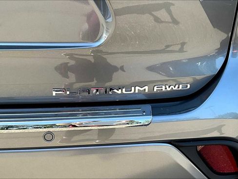 Certified 2025 Toyota Highlander Platinum AWD/4WD image 15