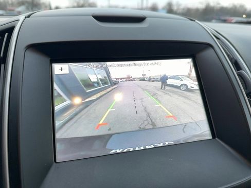 Used 2018 Ford Edge SEL w/ Equipment Group 201A image 21