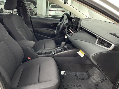 Used 2025 Toyota Corolla LE FWD image 20