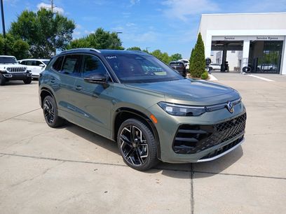 New 2026 Volkswagen Tiguan SEL R-Line