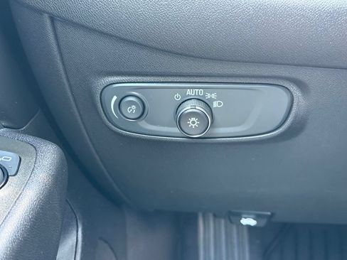 Used 2024 Chevrolet Equinox LT FWD image 12
