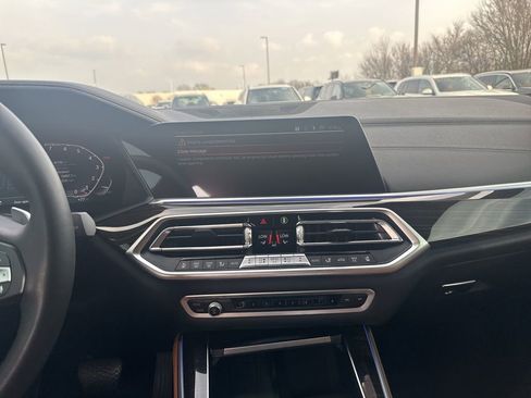 Used 2021 BMW X5 xDrive40i w/ Premium Package image 16