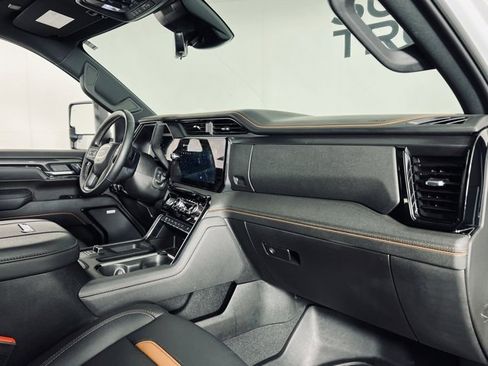 Used 2025 GMC Sierra 2500 AT4 w/ AT4 Premium Plus Package image 19