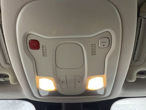 Used 2021 Jeep Renegade Sport image 17