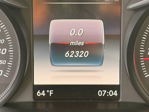 Used 2018 Mercedes-Benz C 350e Sedan image 14